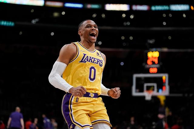 勇士险胜终结独行侠7连胜 国王力克快船回第七