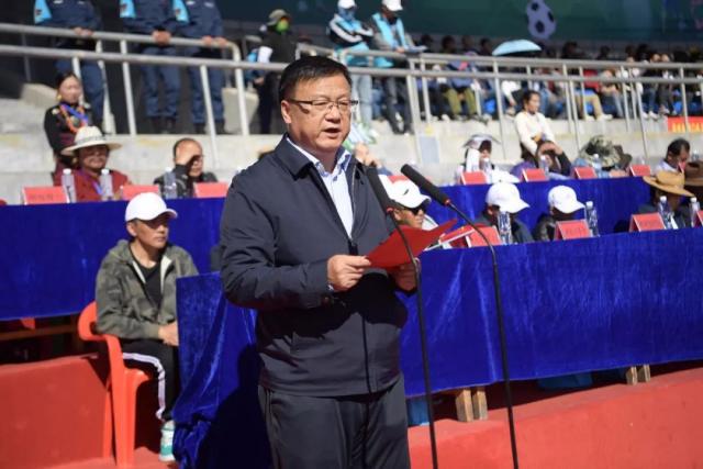 张佳玮：尼克斯半场围猎恩比德 费城三翼的尺寸都对不上布伦森