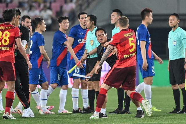 波神复出20分东契奇30+10 绿军大胜独行侠1-0